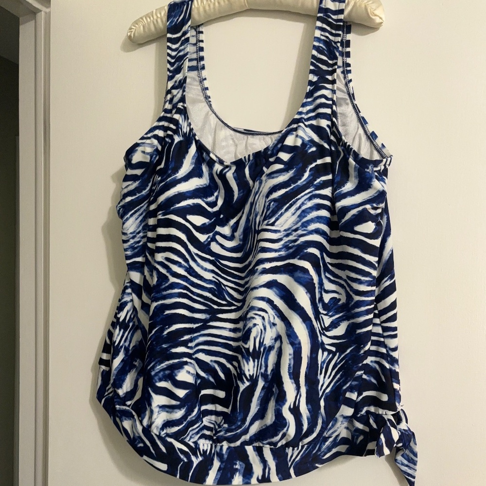 PLUS SIZED Maxine Blouson Tankini Top - NEW no tags - 20W